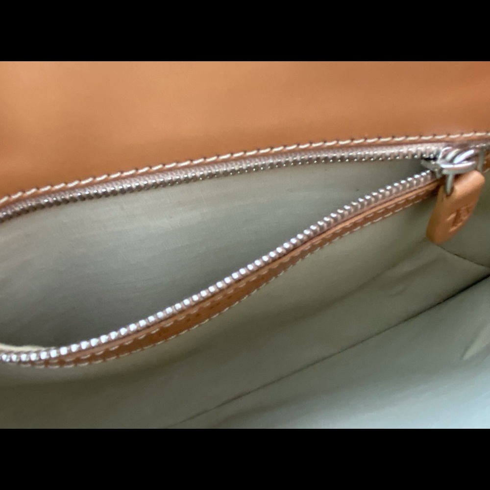 *NEW* Tod’s leather handbag - Picture 6 of 14